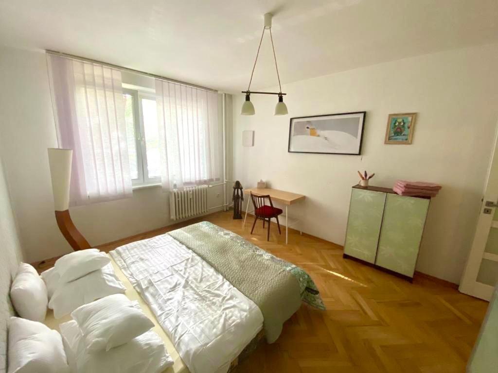 2,5 Izbovy Apartman V Ruzinove S Parkovanim Zdarma Bratislava Buitenkant foto